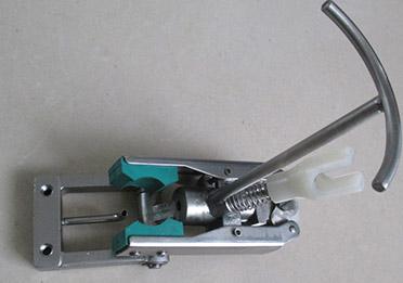 Glass Bottle Rinsing Clamp